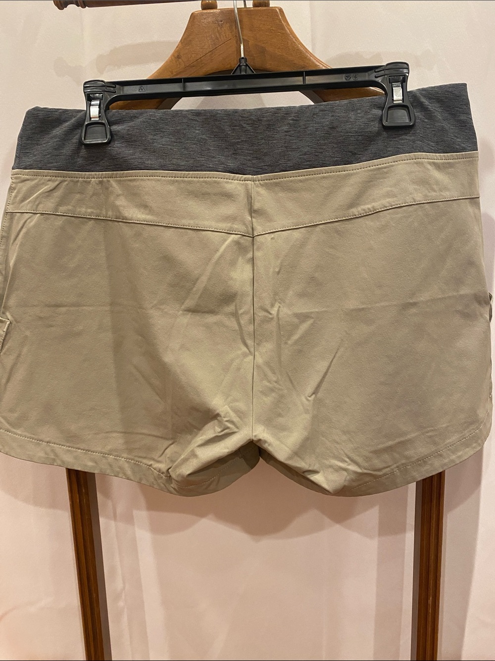 Helly Hansen Women’s Beige Athletic Shorts with Gray Waistband - Picture 2 of 5